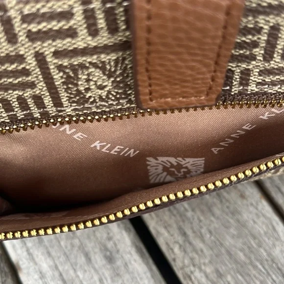 Anne Klein Bags | Tile Lion Logo Wristlet With Horse Bit Anne Klein *NWOT - Picture 6 of 12